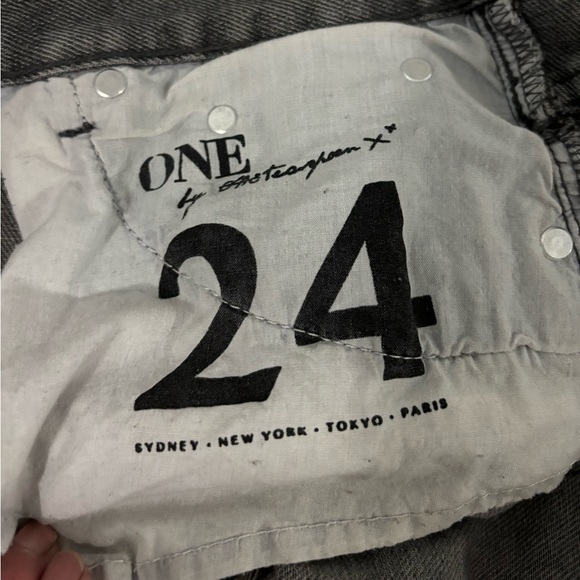 One teaspoon distressed jean shorts - Picture 6 of 9